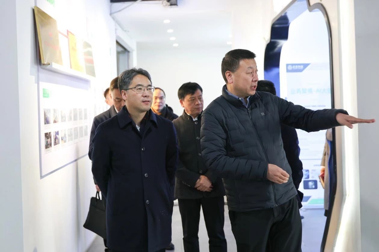 云澎科技獲省教育廳副廳長(zhǎng)陳峰一行調(diào)研組關(guān)注認(rèn)可